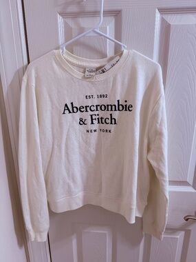 NWT Abercrombie White Logo Crewneck Sweatshirt Sz L